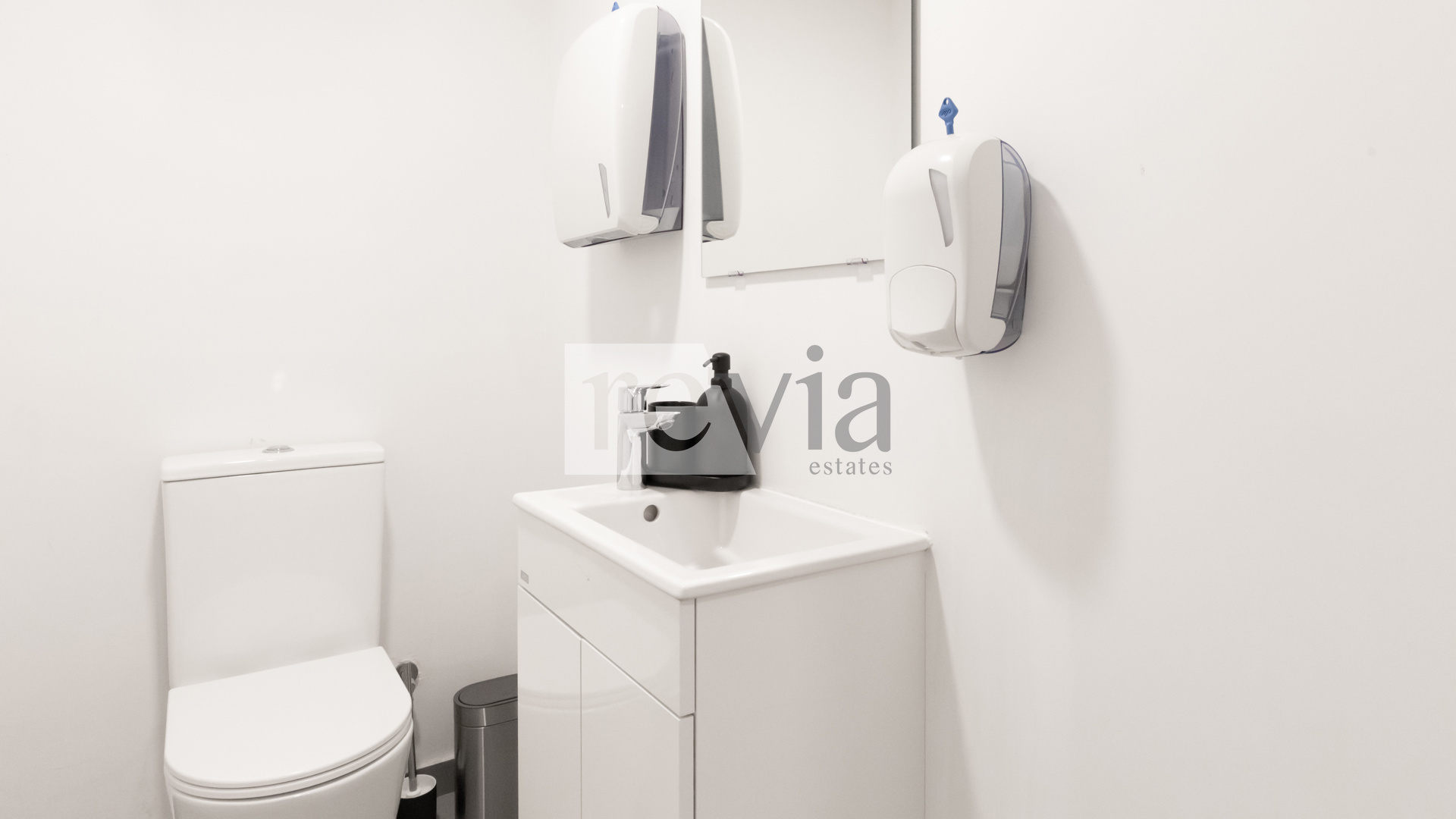 e06a8d10470f4d12ab14d6f7db13def3