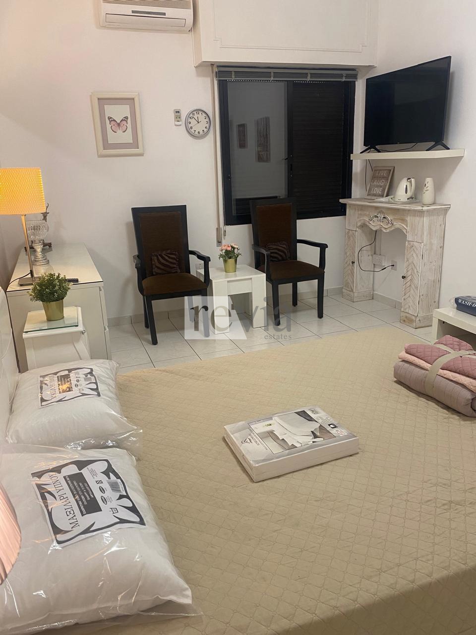 eea598f9f00d4b60b7a5cf8eefd1a0d8