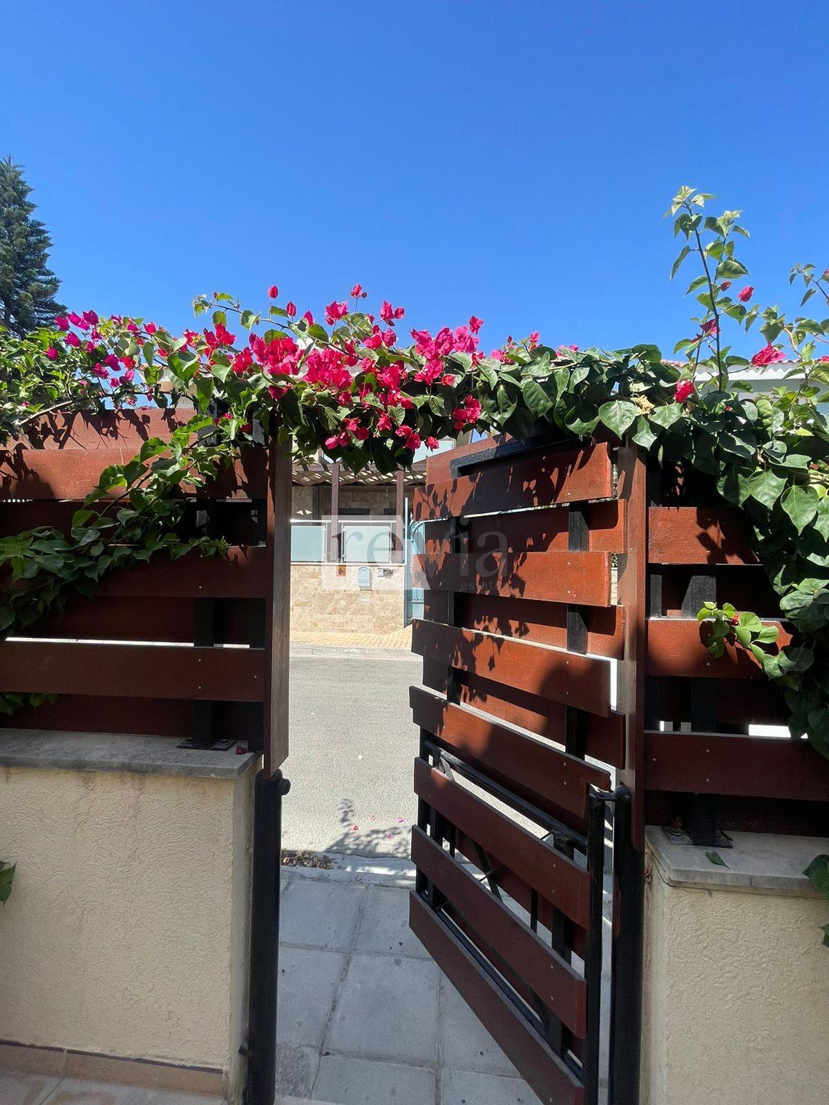 1861031 – Villa For rent, Pyrgos, 120 sq.m., €3.200