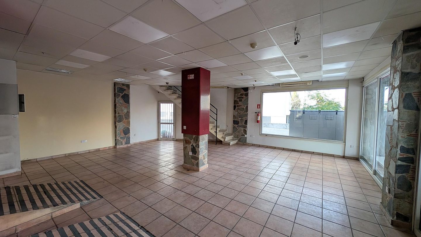 Shop with mezzanine in Agios Antonios, Nicosia – id S878