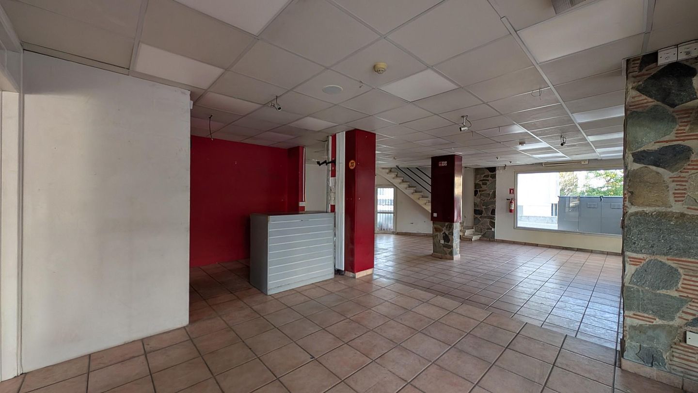 Shop with mezzanine in Agios Antonios, Nicosia – id S878