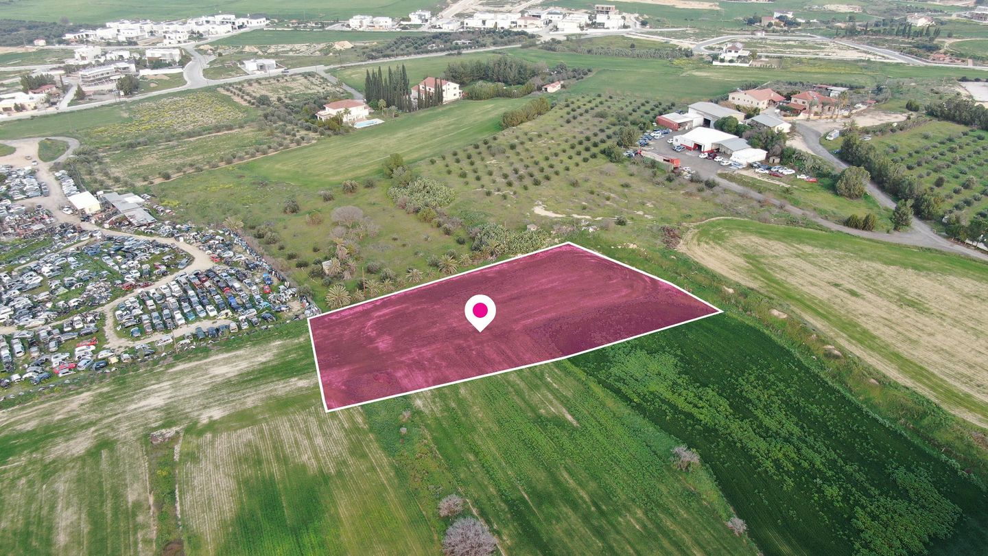 Residential field, Geri – id S20269