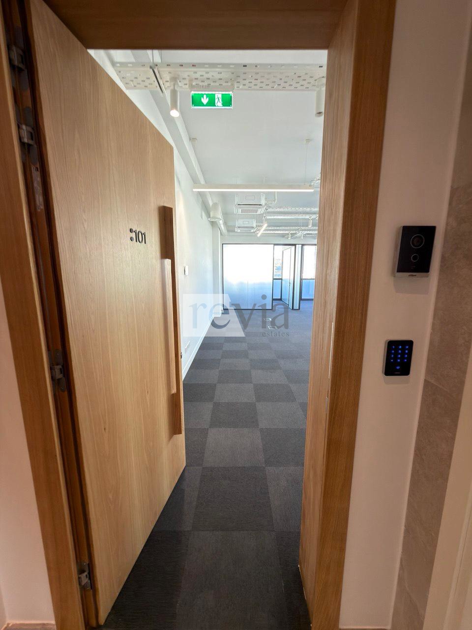 409c632aaff149198b08437a88fae095 2337028 – Office For rent, Limassol City, 100,55 sq.m., €5.900