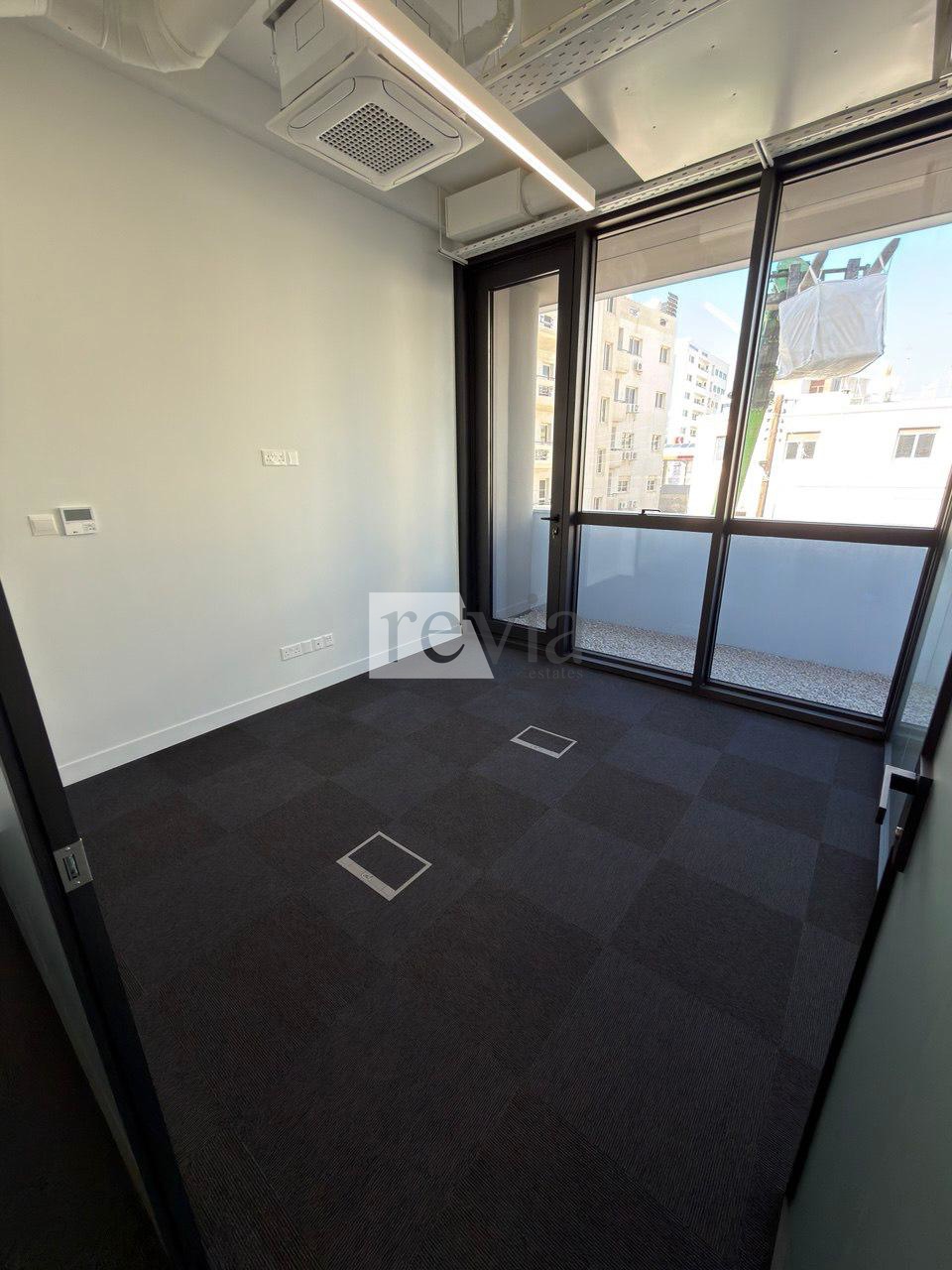4a027b20c87049fba2b14ad13c84c7f6 2337028 – Office For rent, Limassol City, 100,55 sq.m., €5.900