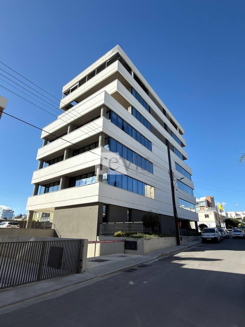 4ea0b617e7094b548eb0c923037e4096 2337028 – Office For rent, Limassol City, 100,55 sq.m., €5.900