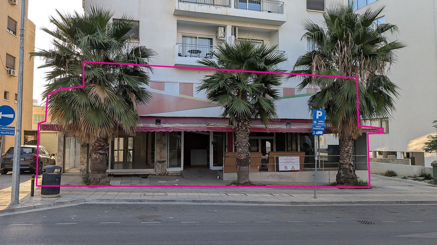 Shop with mezzanine in Agios Antonios, Nicosia – id S878