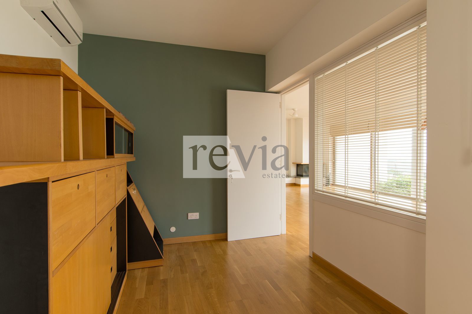 6b8e701f4dd741f7bd779e93cb6a2a66 2388993 – Villa For sale, Limassol City, 225 sq.m., €1.150.000
