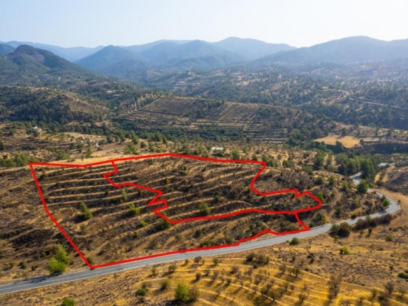 Fields in Agia Marina Xyliatou, Nicosia – id R7834
