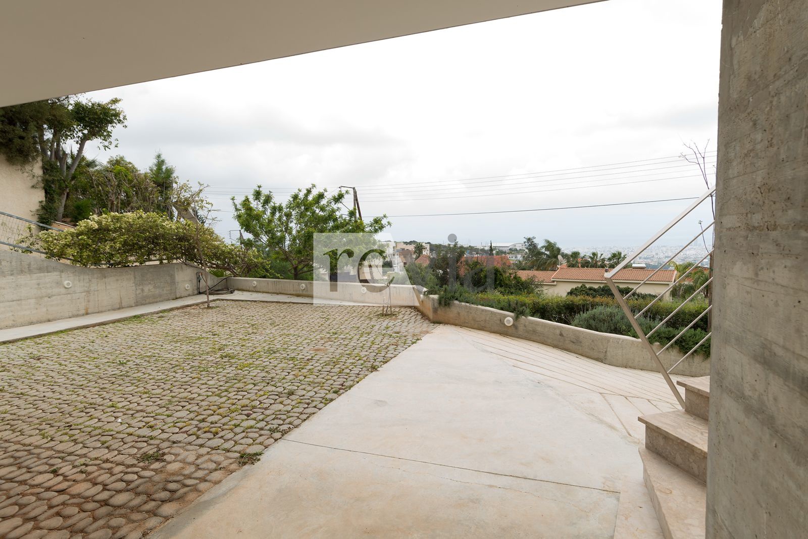 81f8b9404d4142b18d13907cb12b7f21 2388993 – Villa For sale, Limassol City, 225 sq.m., €1.150.000