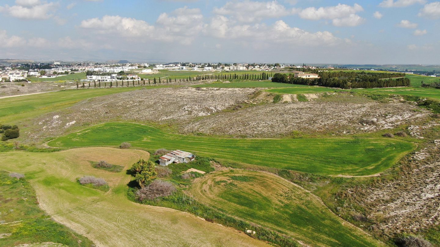 Share (25%) of a residential field, Geri – id S8086