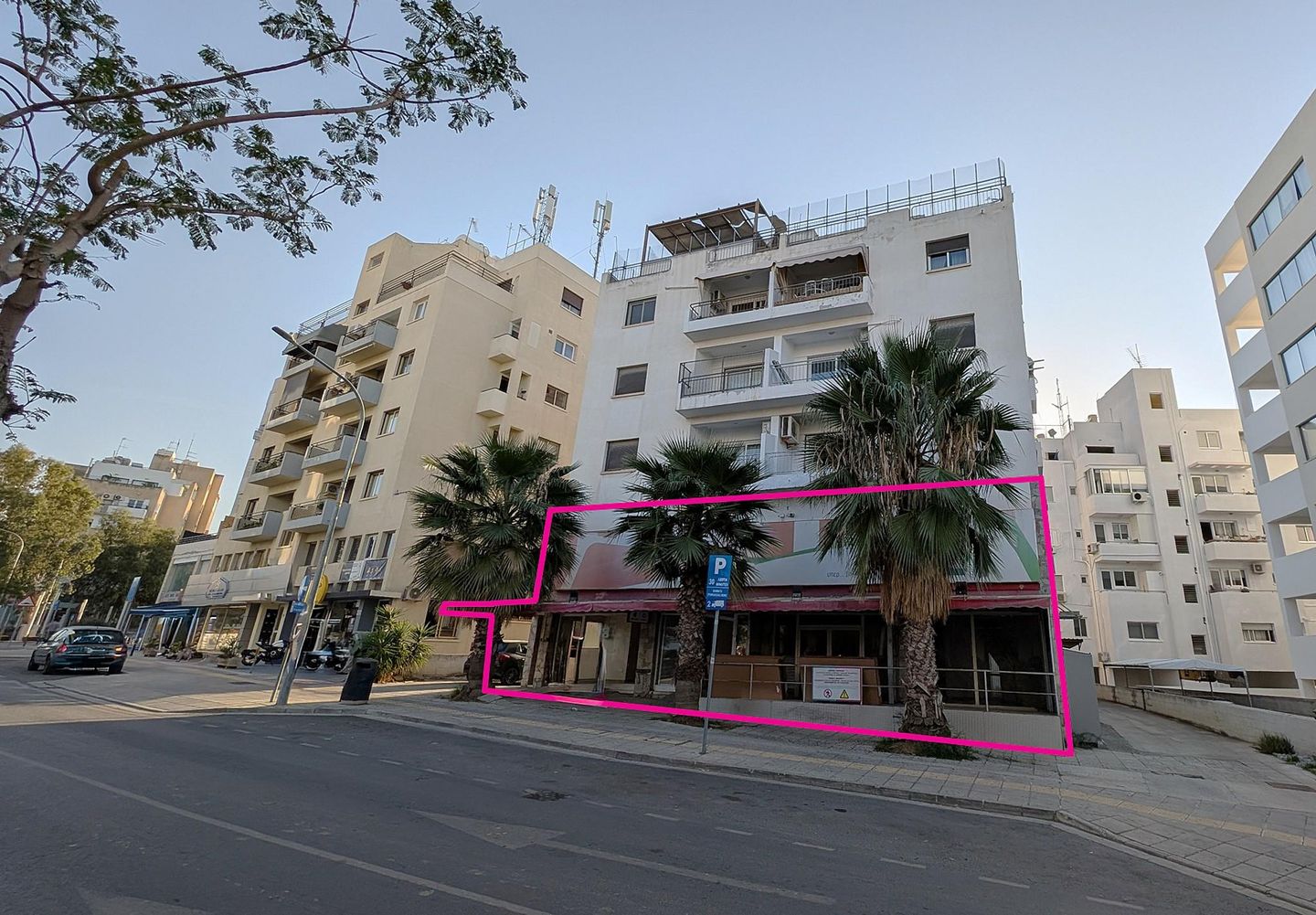 Shop with mezzanine in Agios Antonios, Nicosia – id S878