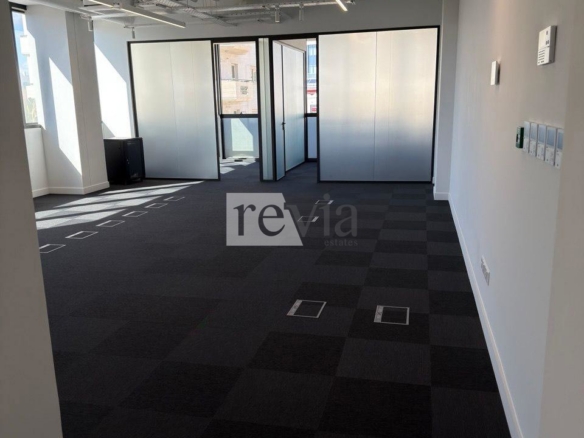 2337028 – Office For rent, Limassol City, 100,55 sq.m., €5.900