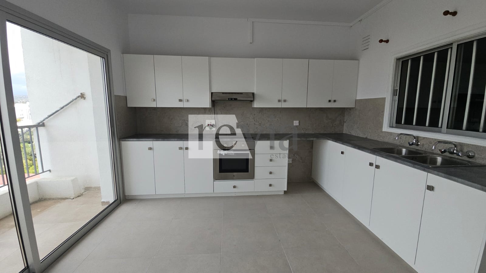 b3871556ba5c49e1a5b33fcfe0350667 2383373 – Apartment For sale, Limassol City, 81 sq.m., €220.000