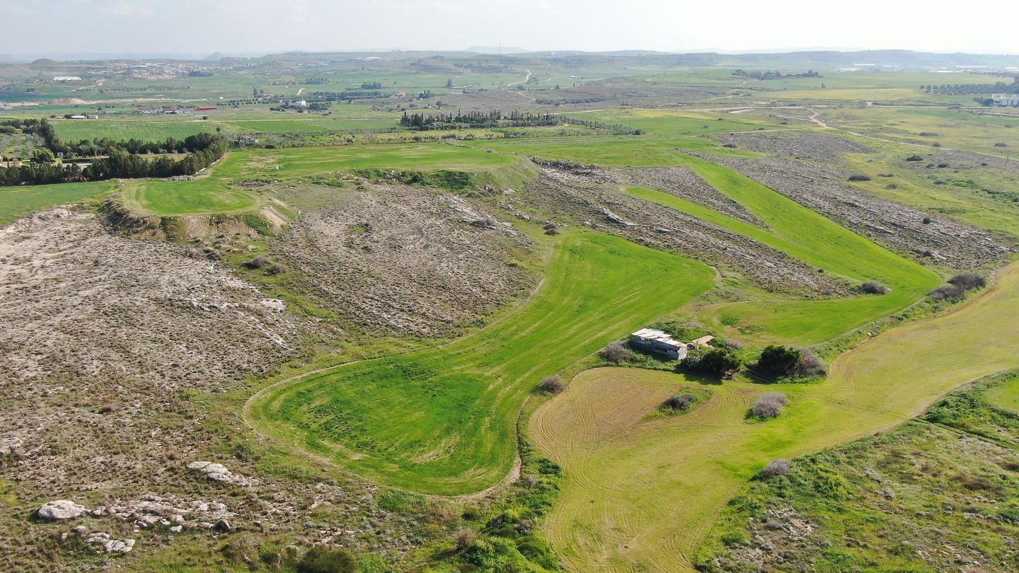 Share (25%) of a residential field, Geri – id S8086