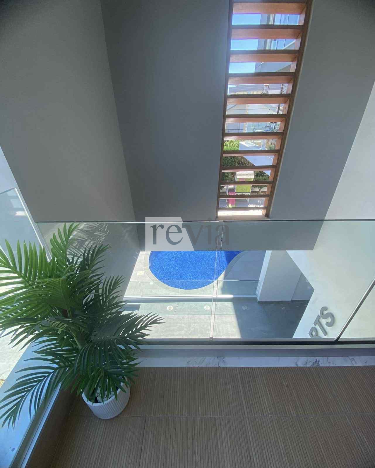 c525ac26e2bb49d99f5f0172c8ed22de 2376222 – Apartment For sale, Limassol City, 105 sq.m., €330.000