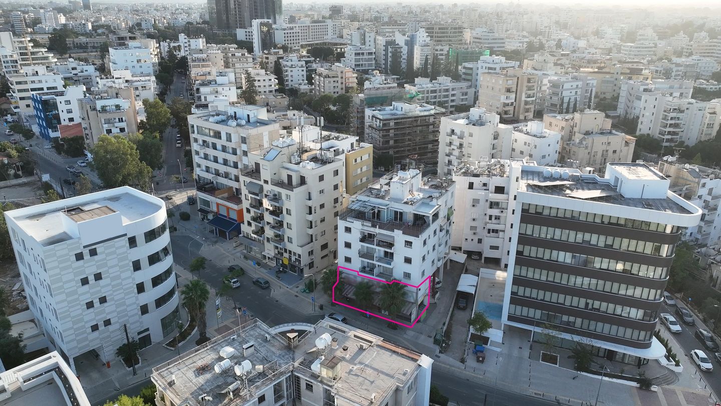 Shop with mezzanine in Agios Antonios, Nicosia – id S878