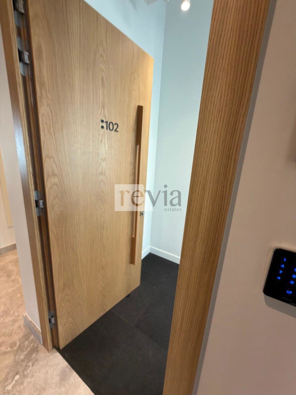 d77f0efb8da242c99c6cc11a3fff69bb 2337028 – Office For rent, Limassol City, 100,55 sq.m., €5.900
