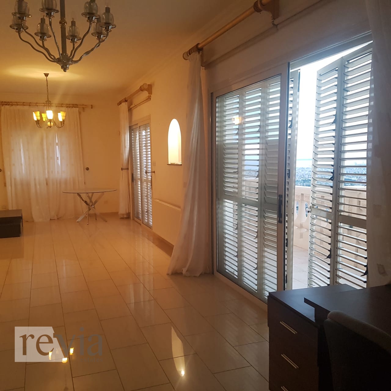 0d7d21dd409b457fac75ff71bad02eb6 1333031 – Villa For sale, Limassol City, 350 sq.m., €850.000