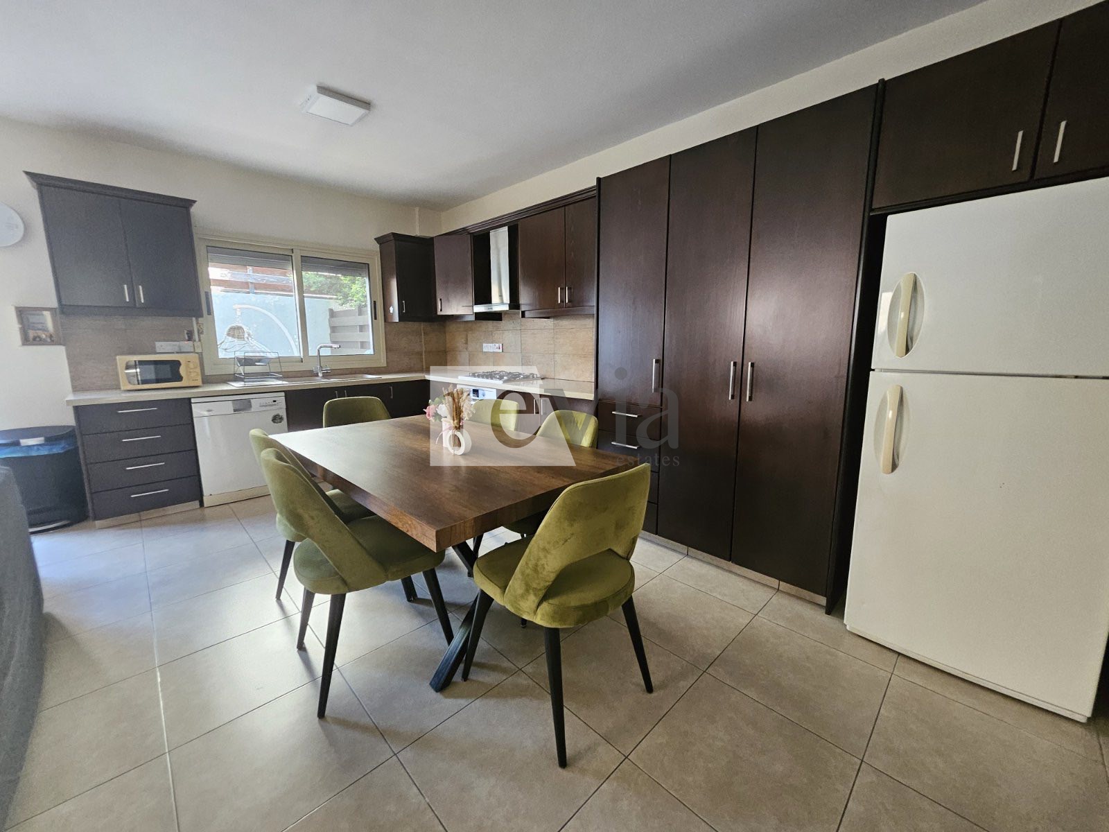 190a313e6c684fe6acb926b33daf89d4 2466729 – Semi-detached For rent, Ypsonas, 192 sq.m., €2.000
