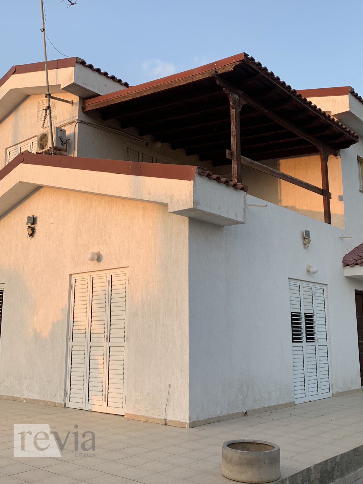2083d3c8eb8d407daf69130d16702c97 1226911 – Villa For sale, Moni, 160 sq.m., €750.000