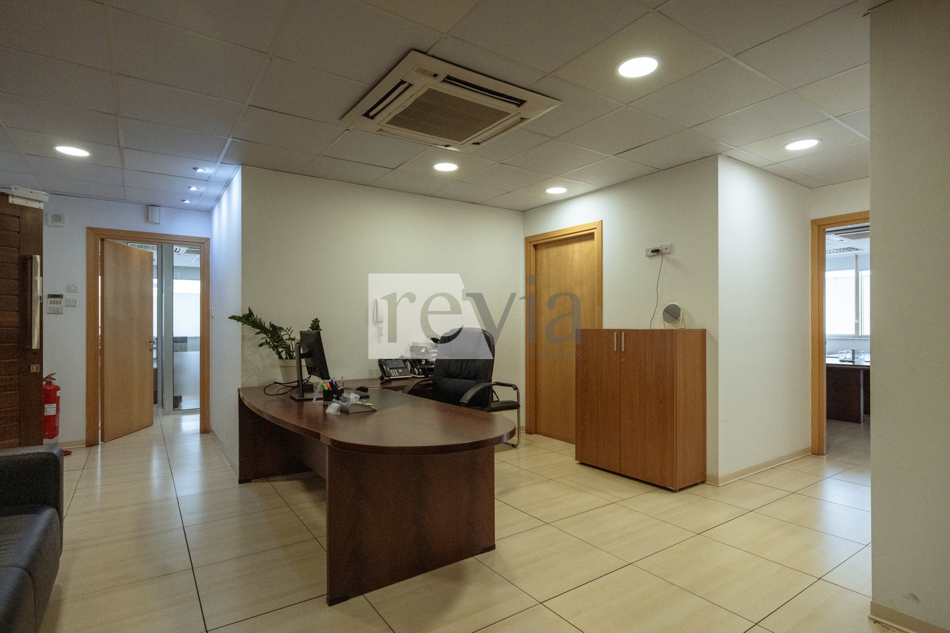 2ed4612ca5444fc882511b1d428bfc13 1569931 – Commercial Office Building For sale, Limassol City, 930 sq.m., €4.000.000