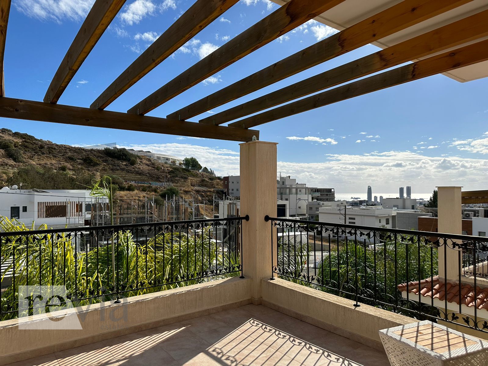 34947bb9e12a4734aae41e03770f783b 1290043 – Semi-detached For sale, Agios Athanasios, 228 sq.m., €550.000