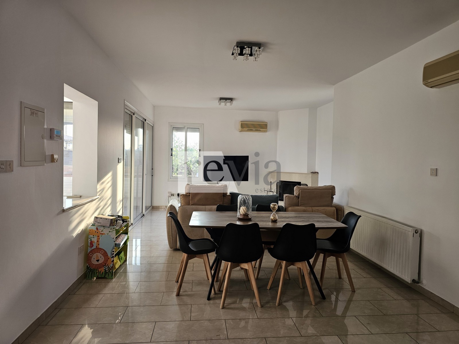 4a478694f7924c0b9eb2408cf7103fe9 2449509 – Detached house For rent, Kato Polemidia, 281 sq.m., €2.400