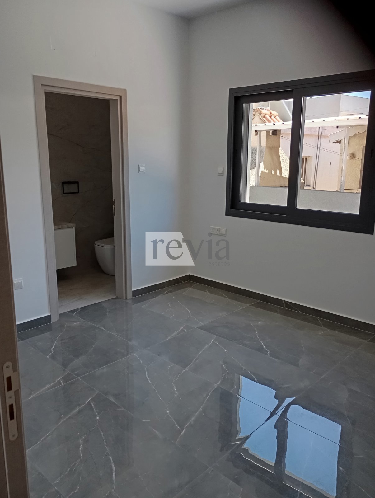 4f7d90c3fbab4bca9b4dcaf83195d581 2450690 – Apartment For rent, Limassol City, 125 sq.m., €1.900
