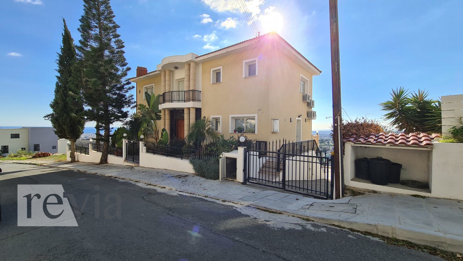 516cfc60487a4745a3dbf5fd97d3ded4 1333031 – Villa For sale, Limassol City, 350 sq.m., €850.000