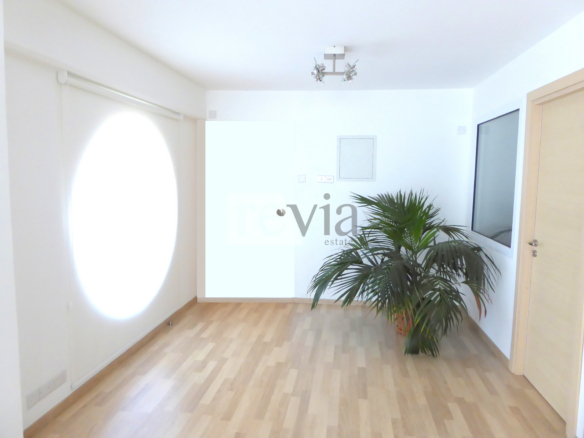 2406629 – Office For rent, Mesa Geitonia, 100 sq.m., €1.800