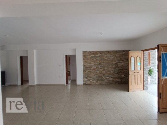 1376805 – Detached house For rent, Parekklisia, 200 sq.m., €2.500