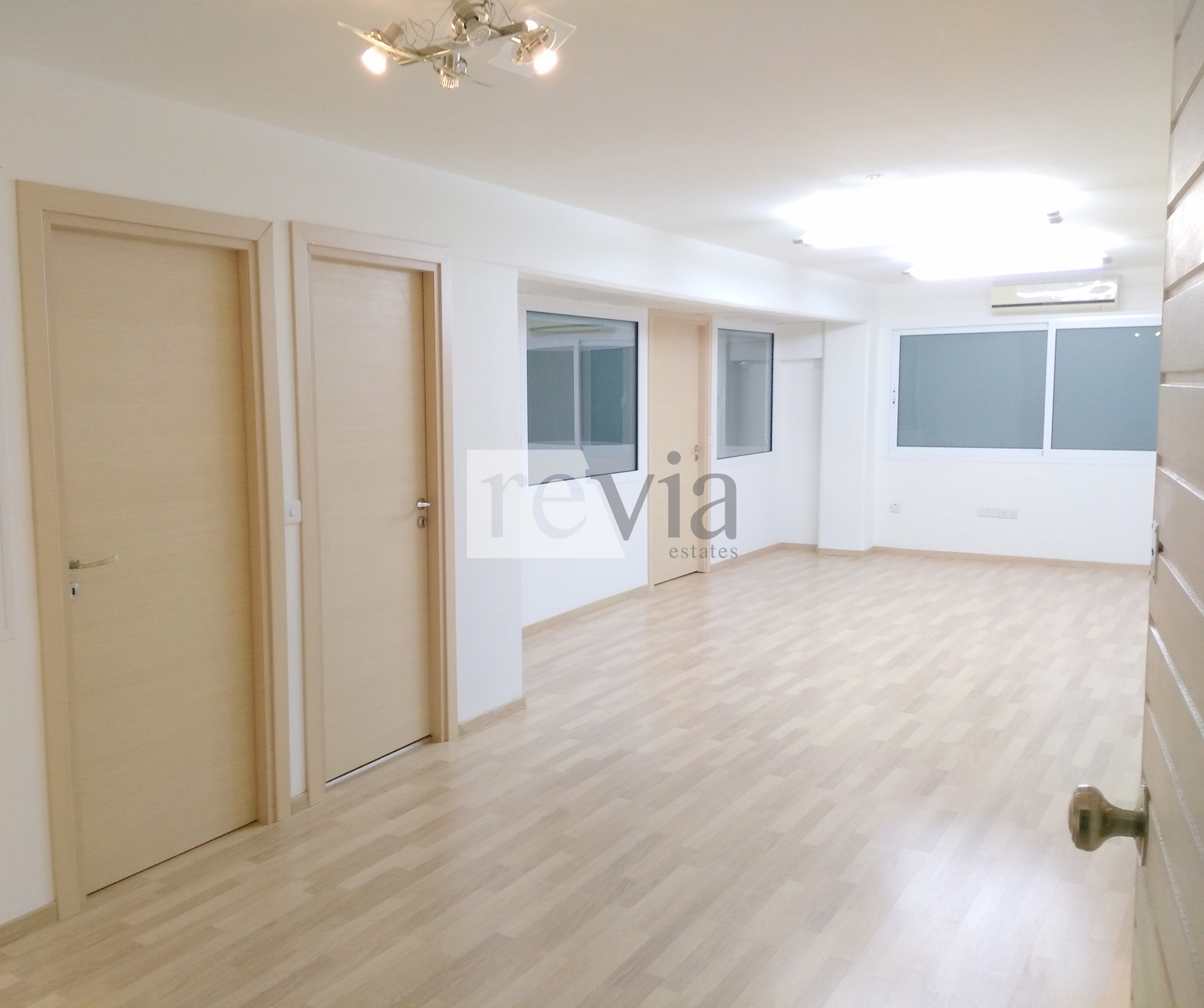 2406629 – Office For rent, Mesa Geitonia, 100 sq.m., €1.800