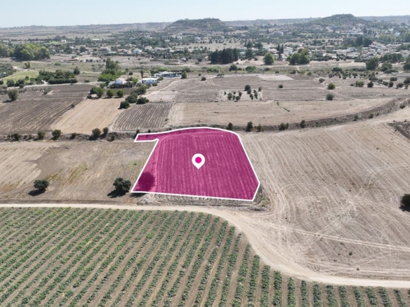 Residential field in Episkopeio, Nicosia – id S44984