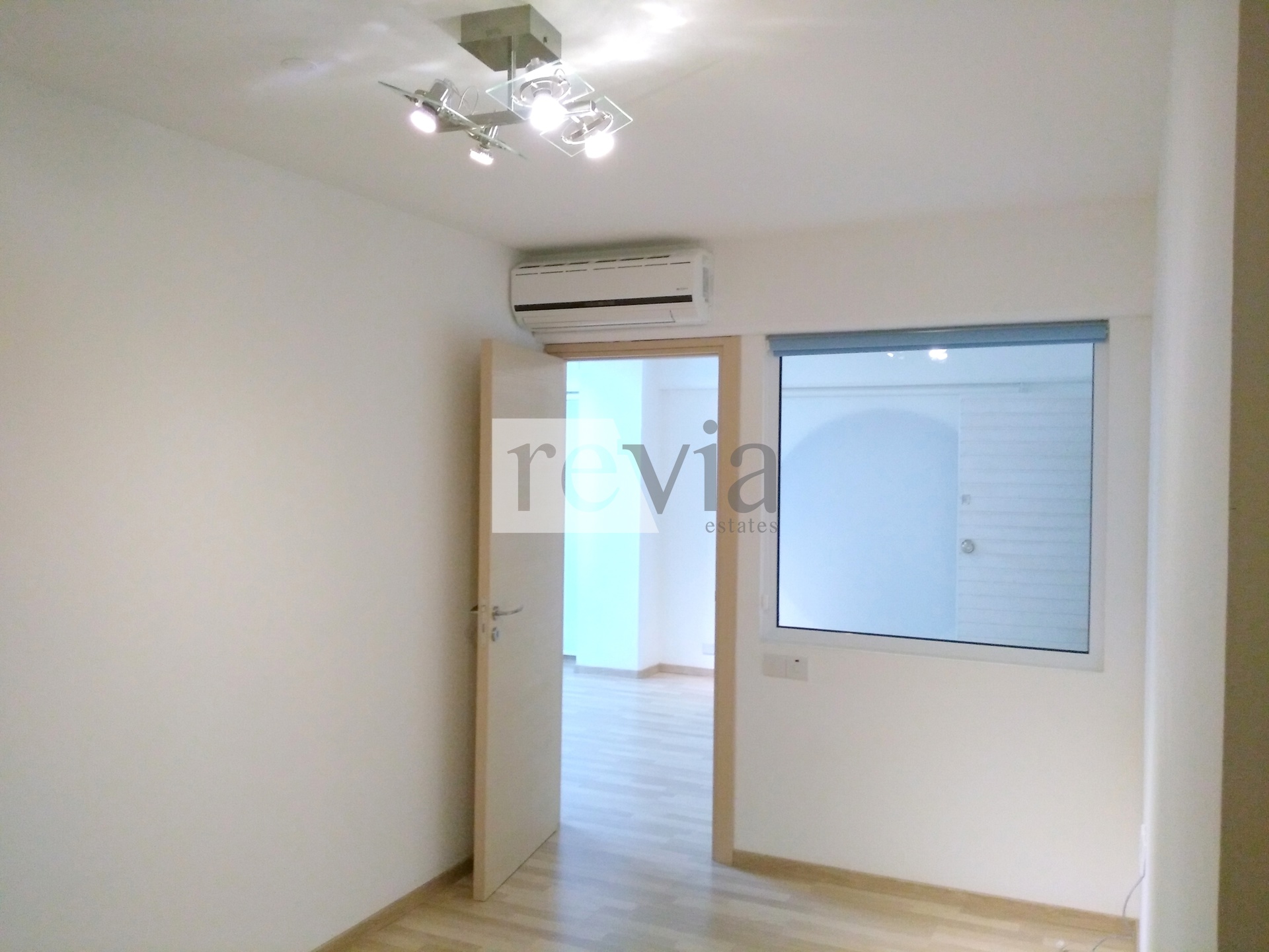2406629 – Office For rent, Mesa Geitonia, 100 sq.m., €1.800
