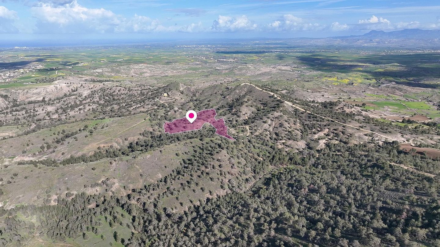 Livestock field located in Agia Marina Xyliatou, Nicosia. – id S46004