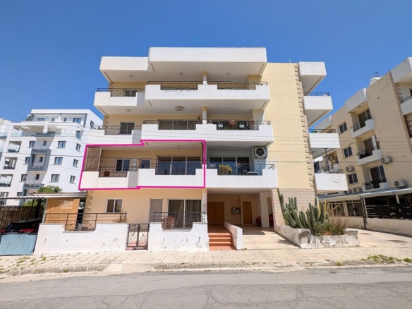 Three-bedroom apartment in Chrysopolitissa, Larnaca – id S31788