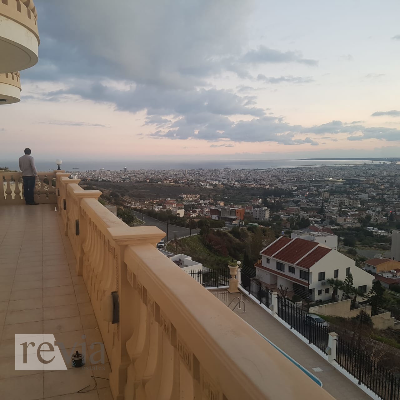 e6d2417b1465448583864ccca356f103 1333031 – Villa For sale, Limassol City, 350 sq.m., €850.000