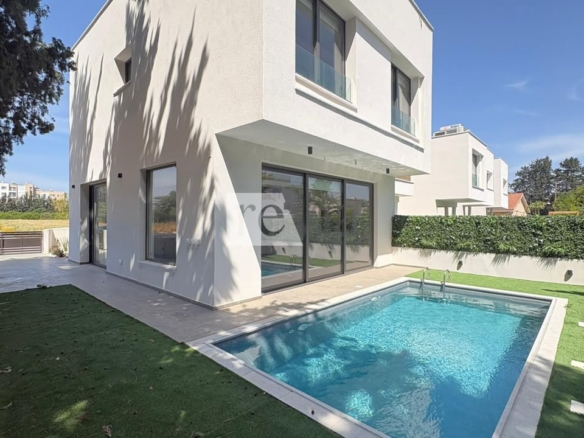 2445623 – Villa For sale, Trachoni, 155 sq.m., €540.000