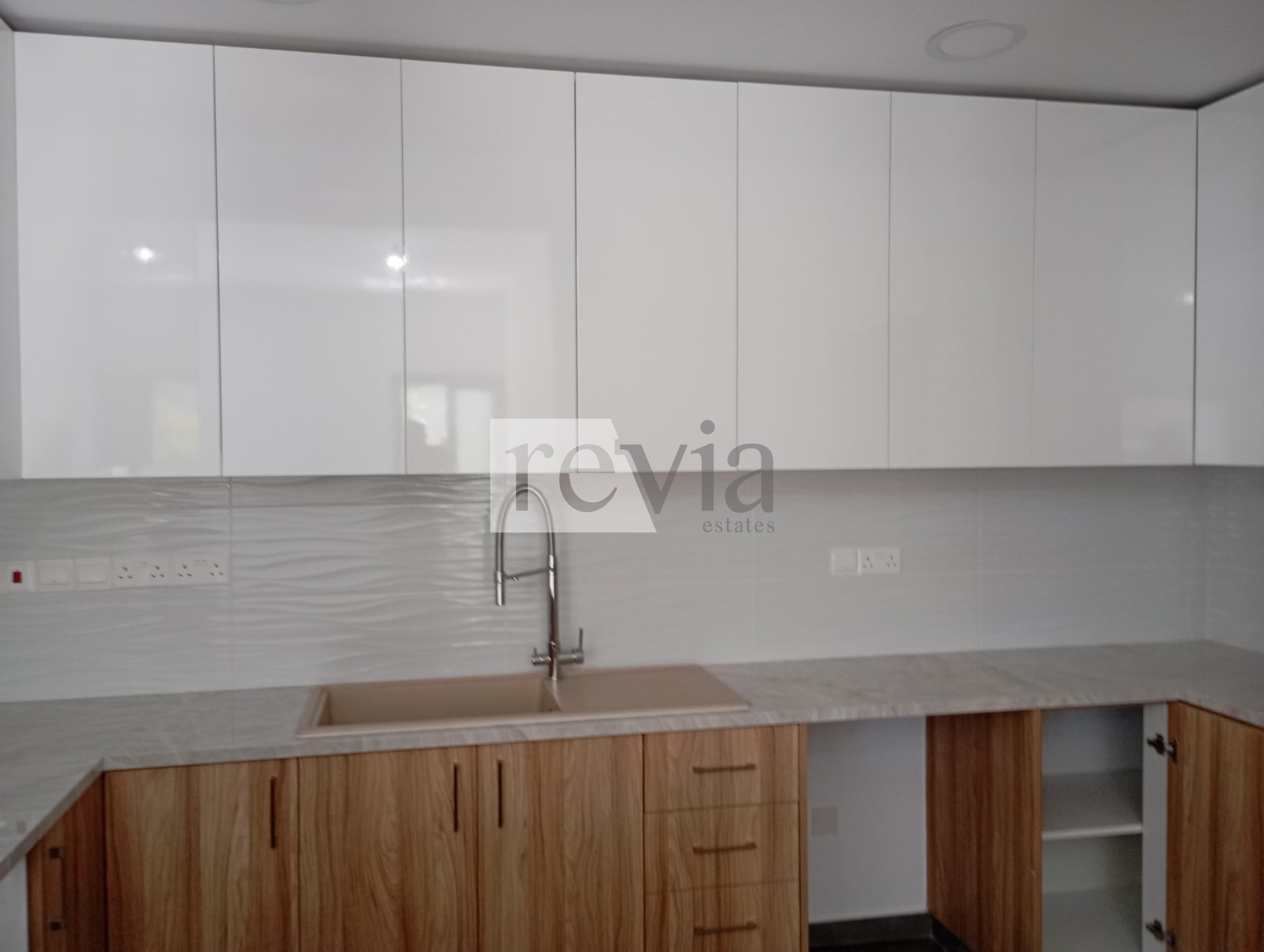 f4bb6da369cb47a8b7089dbb9197f5a5 2450690 – Apartment For rent, Limassol City, 125 sq.m., €1.900