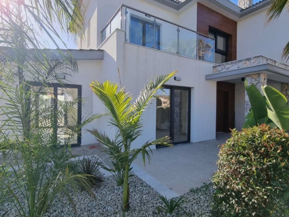 337696 – Detached house For sale, Pyrgos, 180 sq.m., €710.000