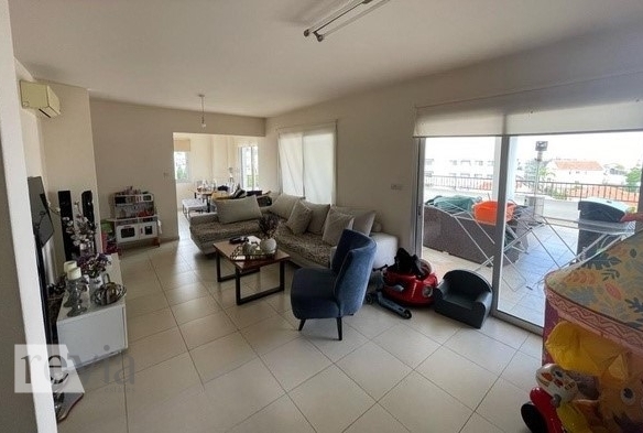348092 – Apartment For rent, Mesa Geitonia, 200 sq.m., €2.200