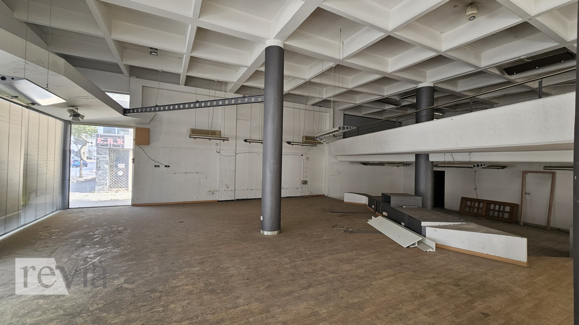 953335 – Shop For rent, Limassol City, 300 sq.m., €10.000