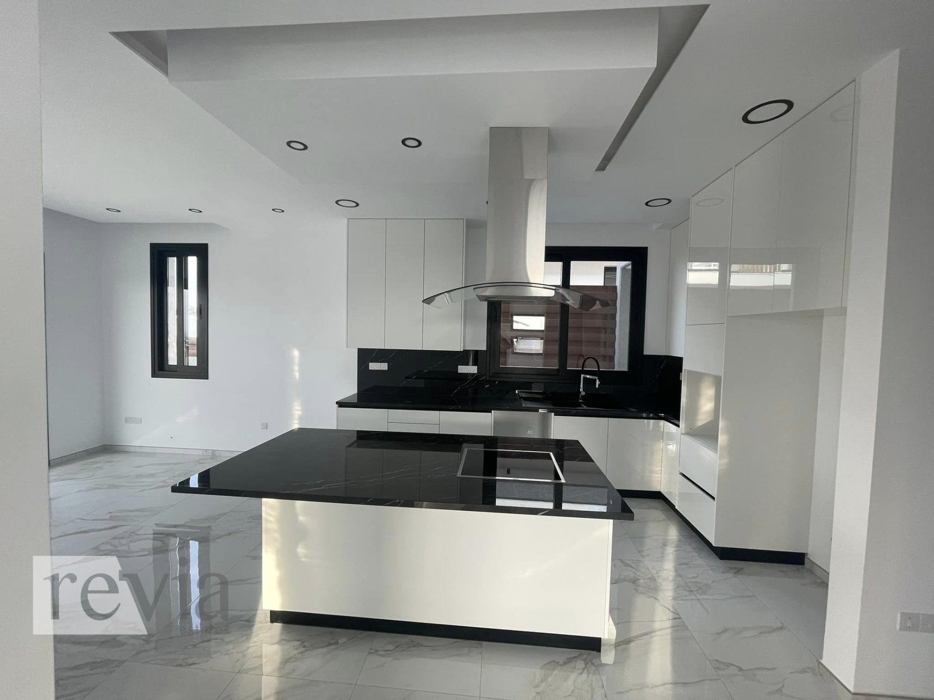 img_c42ee718-4e59-4cb6-b28f-ea920842b7d5 692839 – Villa For sale, Germasogeia, 423,80 sq.m., €1.600.000