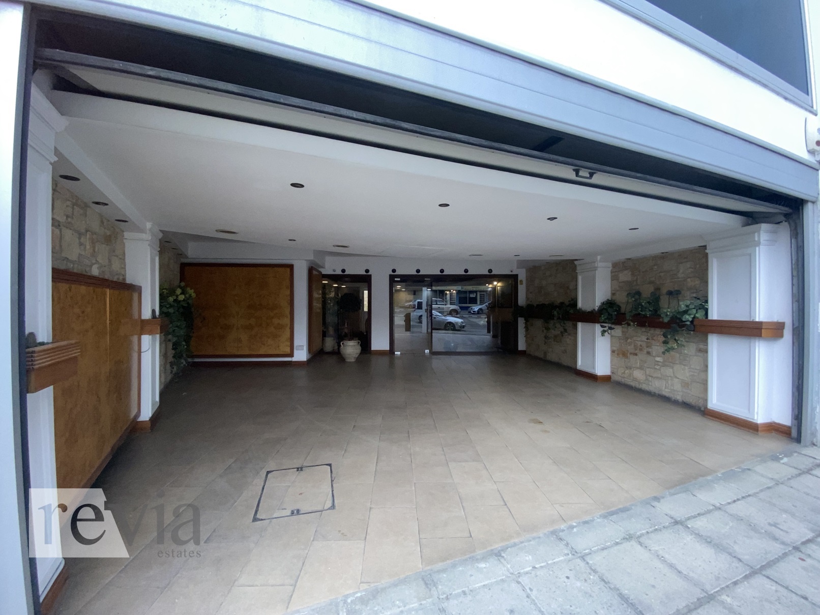 1042292 – Commercial Office Building For rent, Limassol City, 700 sq.m., €12.000
