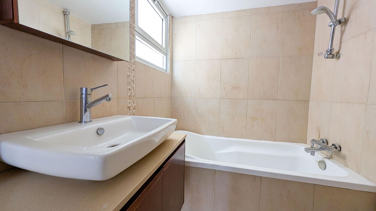 Three Bedroom Apartment in Agioi Omologites, Nicosia – id S31085