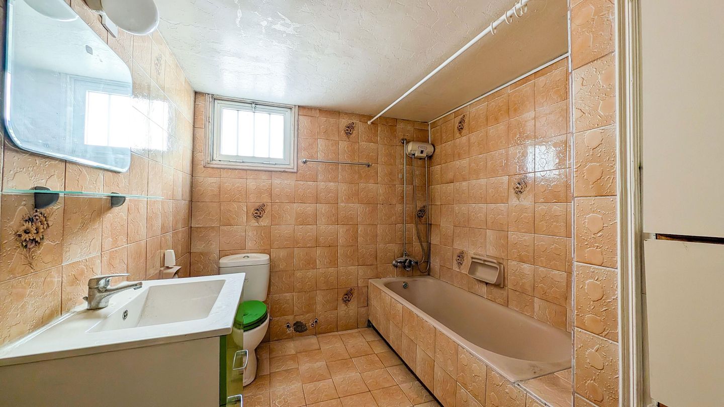 Ground Floor House with basement in Lakatamia, Nicosia – id S3742