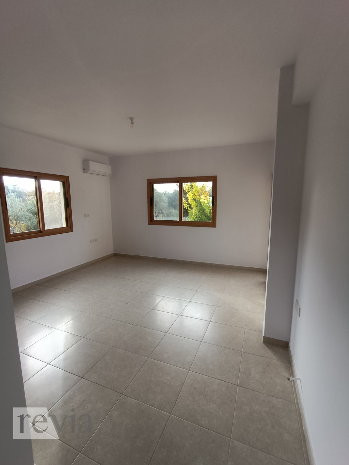 1376805 – Detached house For rent, Parekklisia, 200 sq.m., €2.500