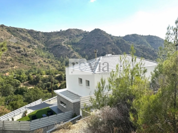 2518364 – Villa For sale, Foini, 220 sq.m., €700.000