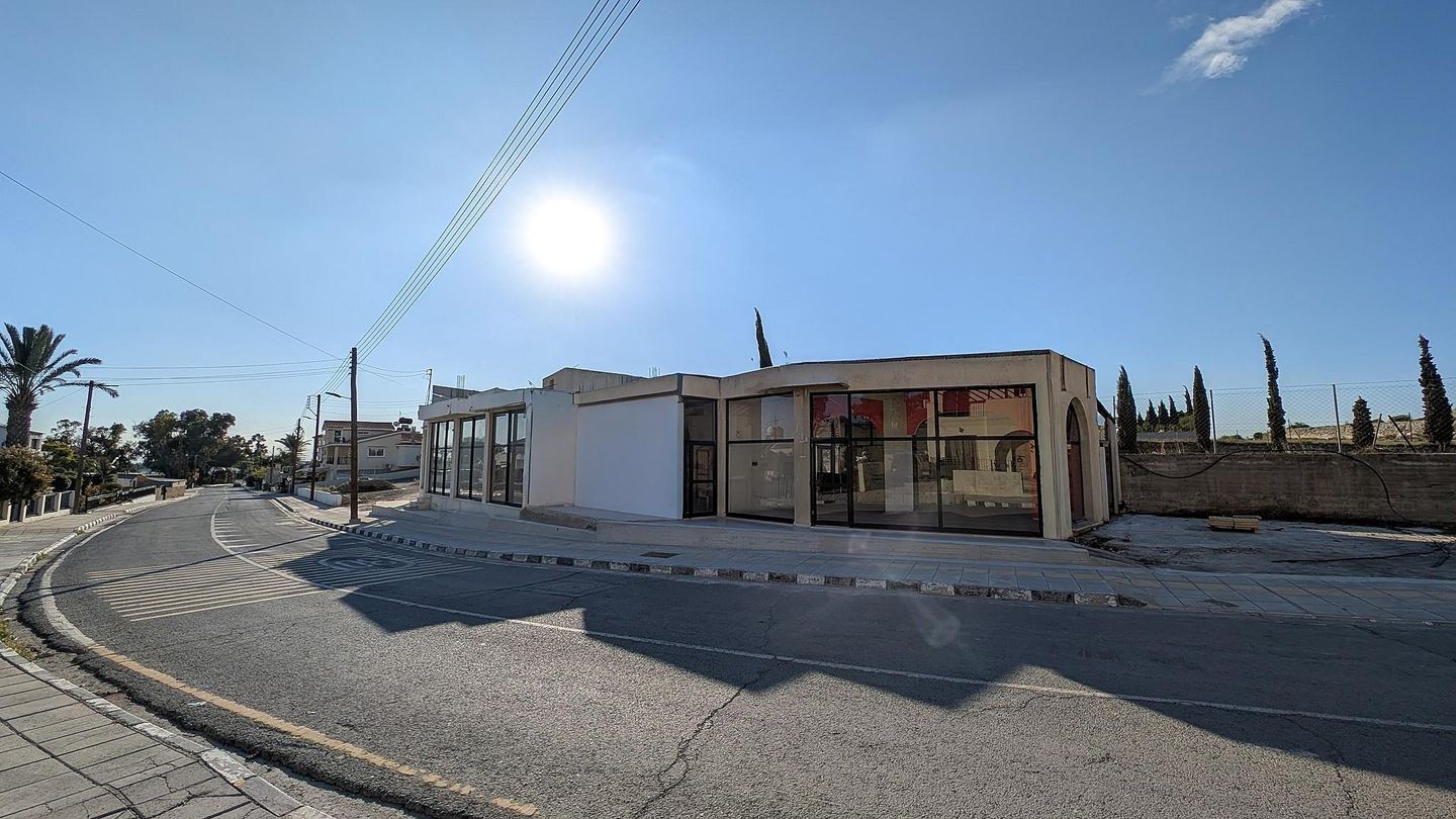 Building with two shops located in  Anafotida, Larnaca – id S1896