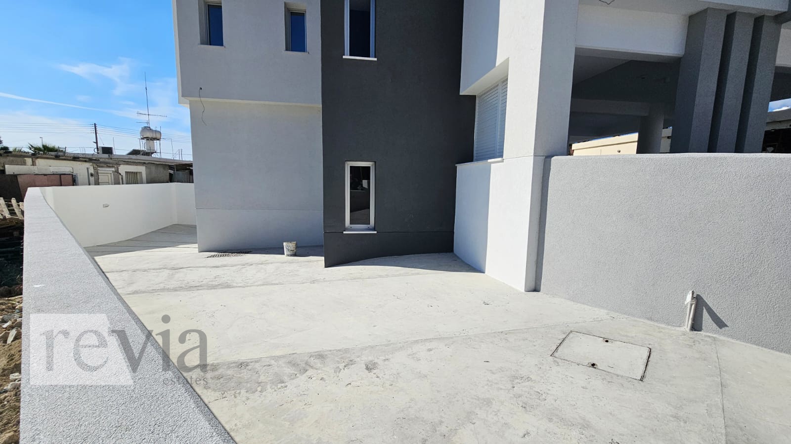 1376826 – Residential Building For rent, Kato Polemidia, 507 sq.m., €9.900